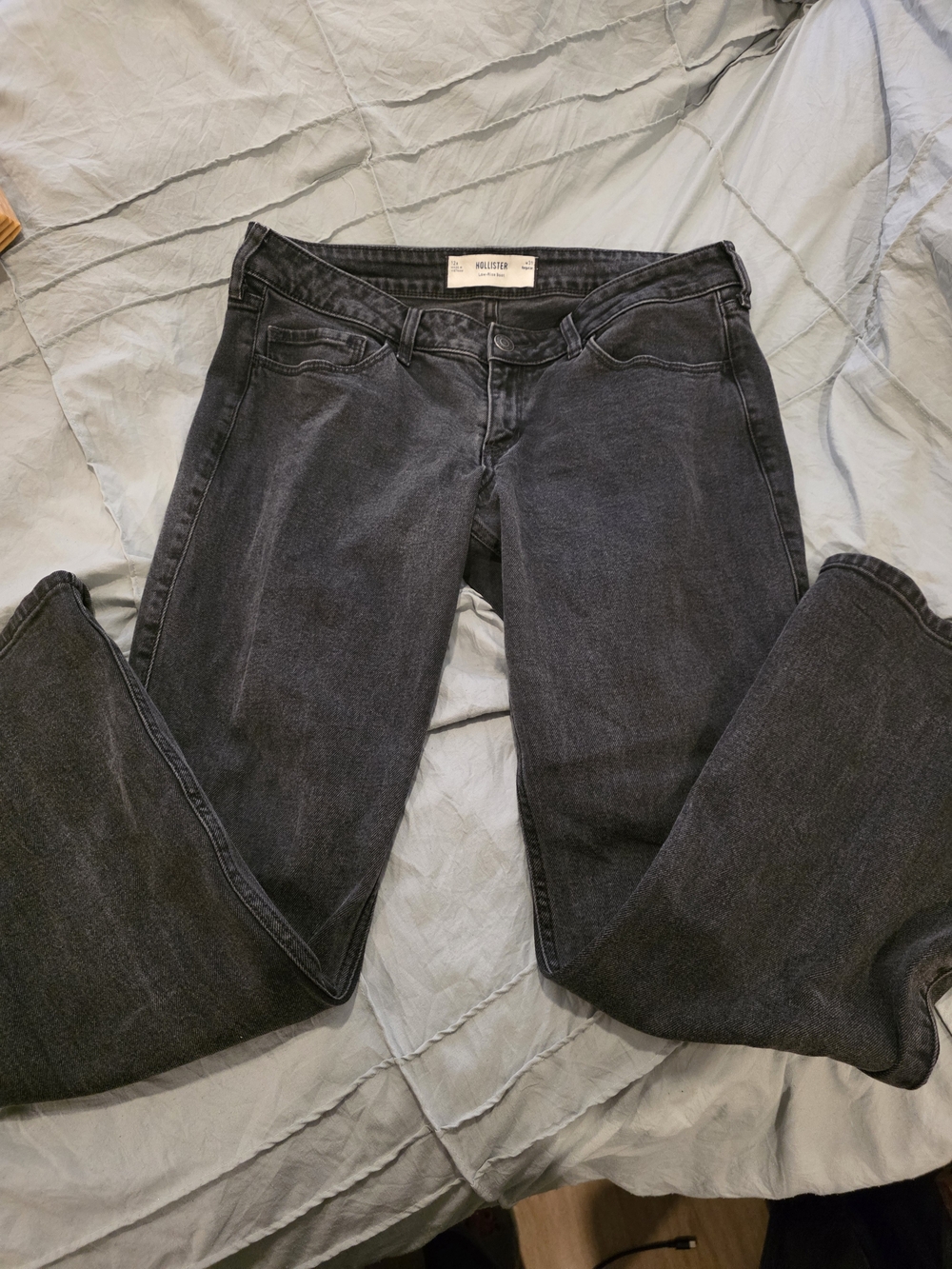 Hollister Women's Classic Black Straight-Leg Jeans